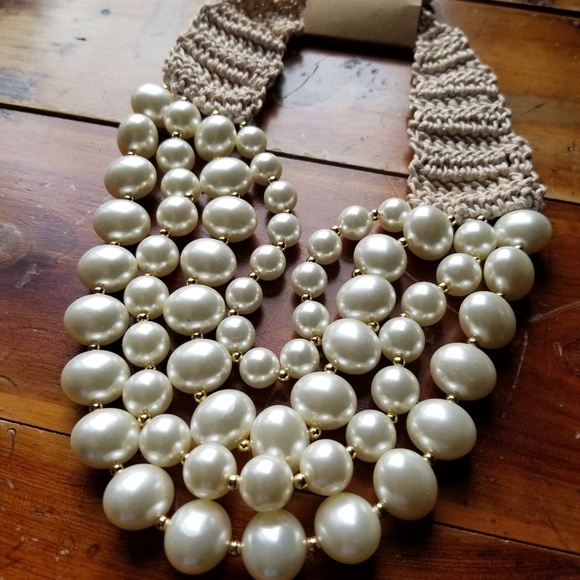 Beige Pearlized Beaded Necklace & Earring Set - Picture 14 of 16